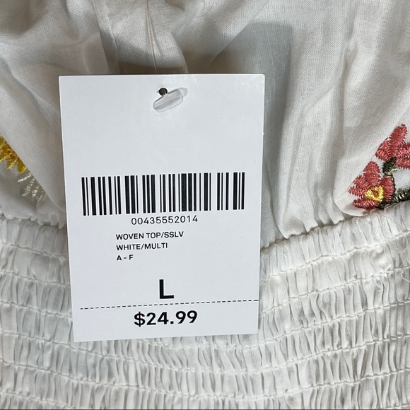 Forever 21 White woven floral crop top Size L - Picture 4 of 5